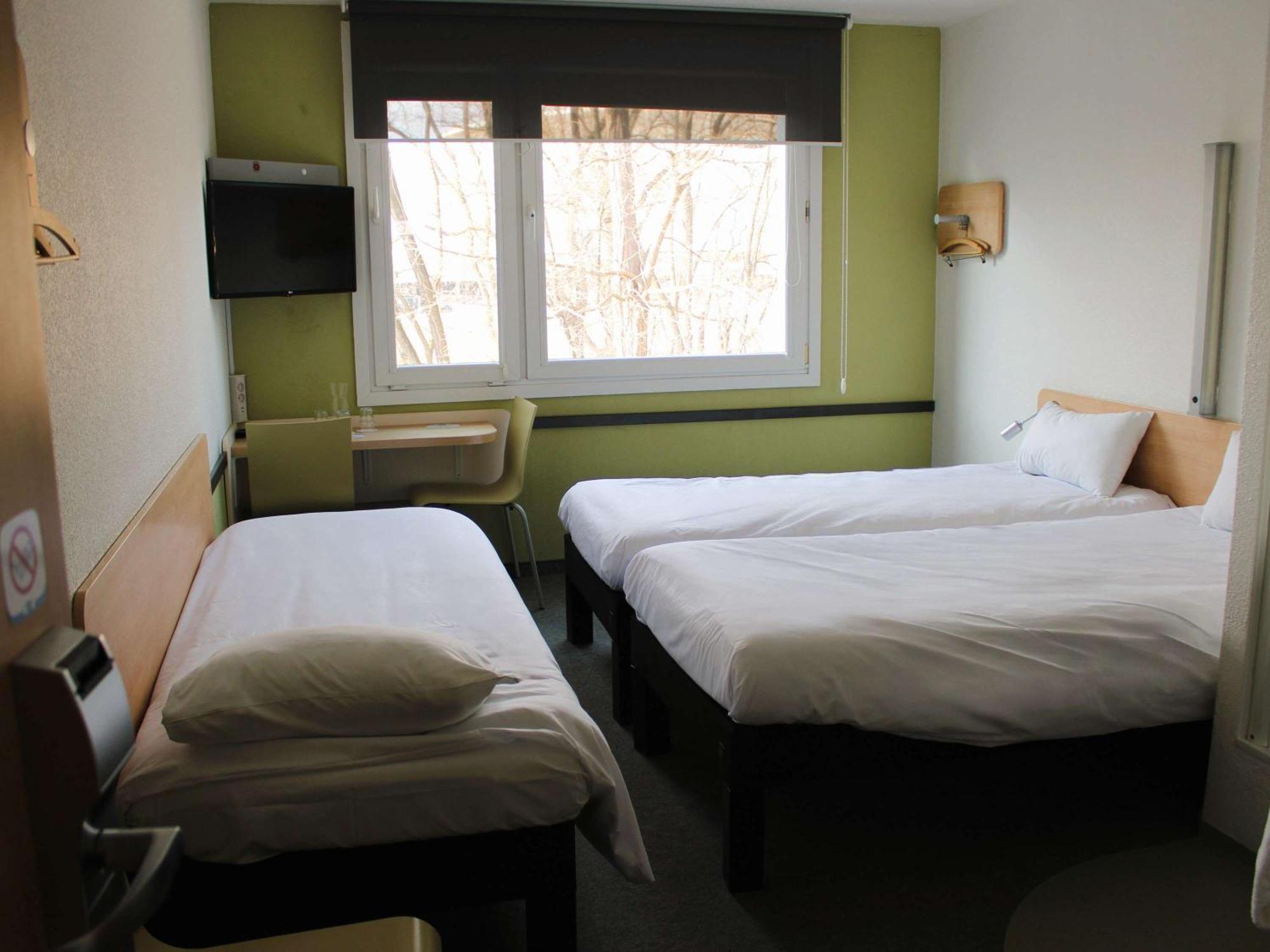 ibis budget Wrocław Stadion Buitenkant foto