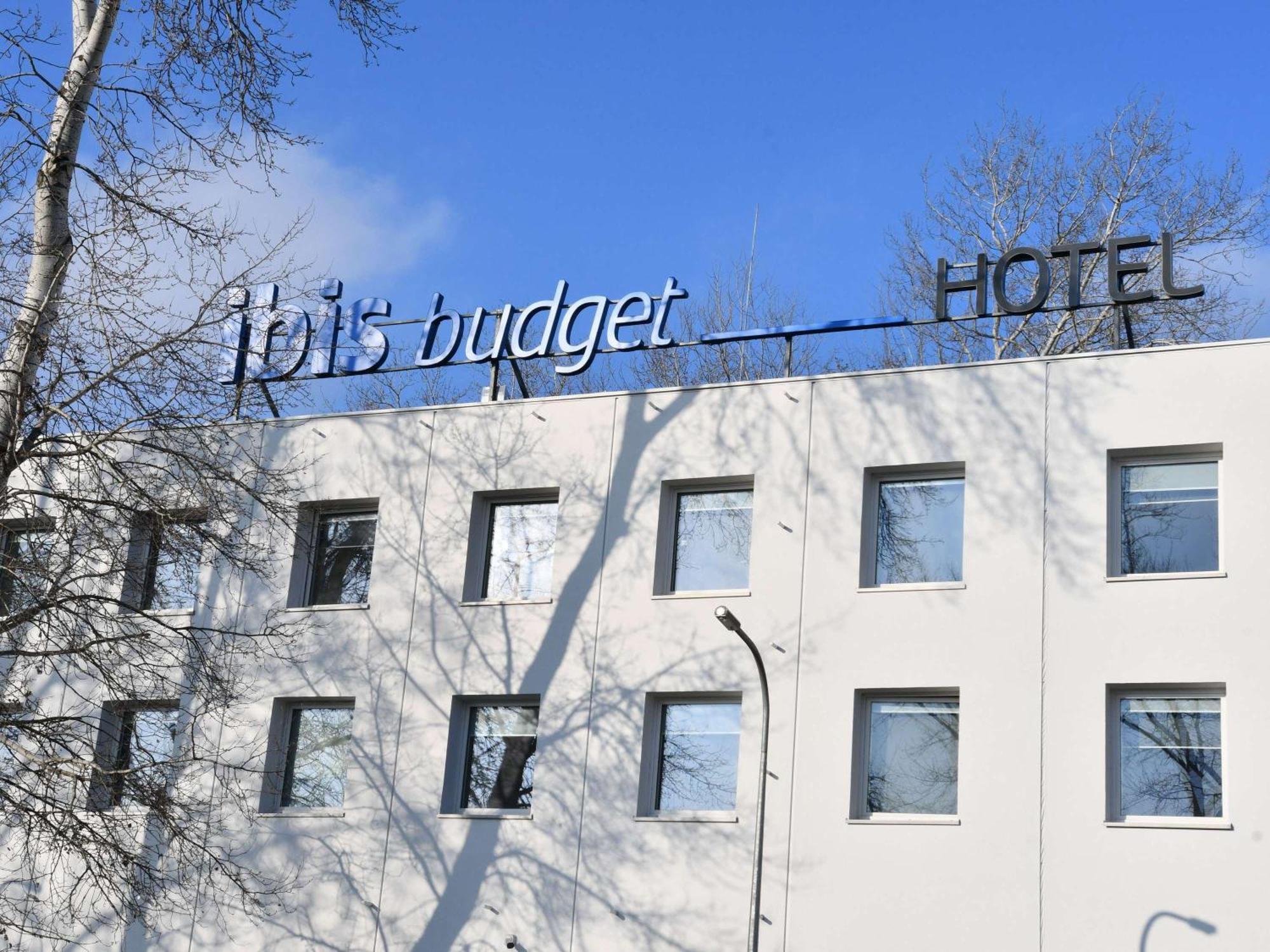 ibis budget Wrocław Stadion Buitenkant foto
