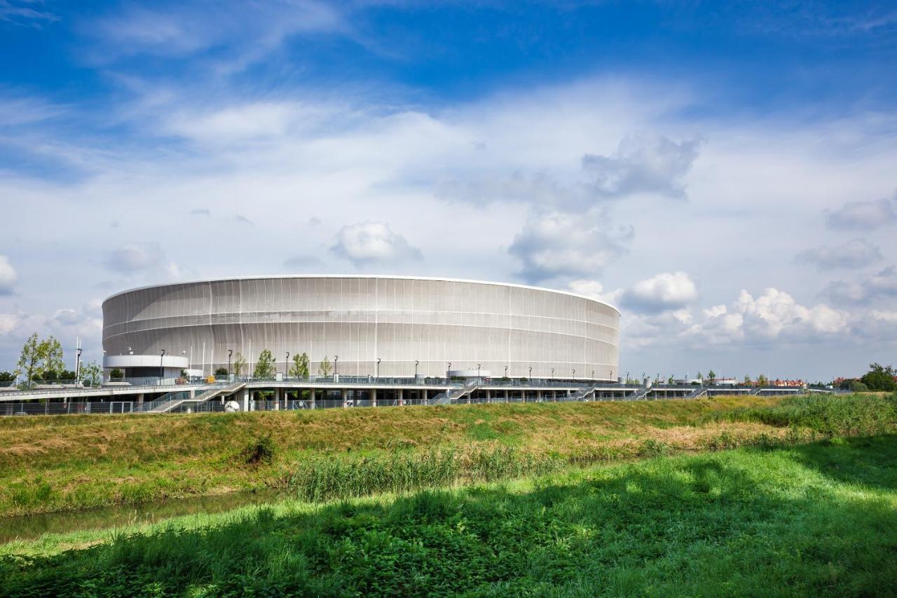 ibis budget Wrocław Stadion Buitenkant foto